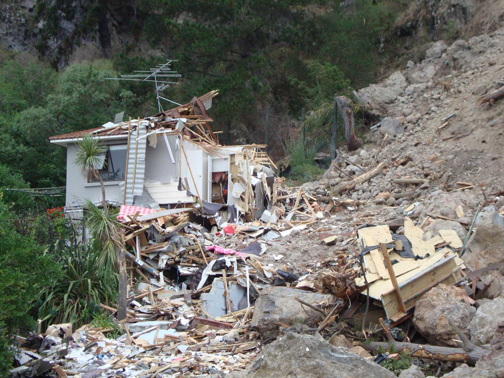 Разрушительный камнепад в результате землетрясения, Новая Зеландия