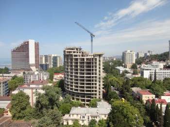 Hotel & apartments at Sokolova Str. in Sochi, Завершение возведения несущих конструкций здания, 13.06.2013