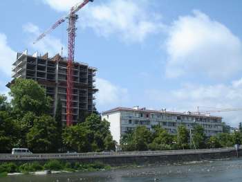 Office & medical center with living space at Tchaikovskogo Str. in the center of Sochi, Этап возведения здания, 02.07.2009