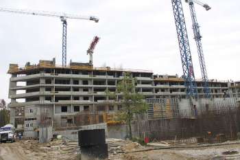 Block of multilevel buildings at Kirpichnaya Str. in Adler district of Sochi, Монолитные работы 2-ой очереди строительства, 20.11.2010