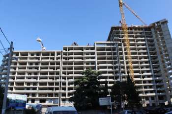 Block of multilevel buildings at Kirpichnaya Str. in Adler district of Sochi, Завершение строительства высотных корпусов, 03.10.2011