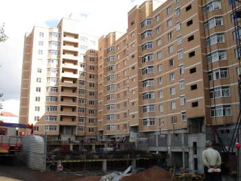 High rise building with underground parking at Serova Str. in Novorossiysk, Этап возведения здания, 07.09.2006