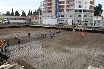 Shopping mall with administrative spaces on Demokraticheskaya Str., 37 in the Adler district of Sochi, Армирование фундаментной плиты, 21.12.2009