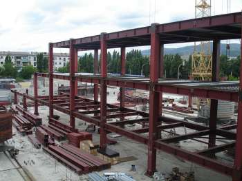 Shopping mall «Red Square» in Novorossiysk, Этап возведения металлокаркаса, 17.07.2008