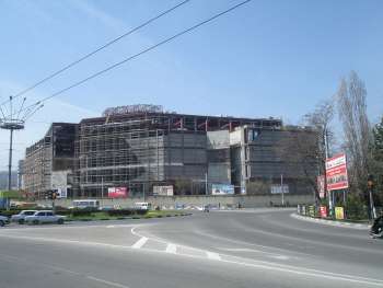 Shopping mall «Red Square» in Novorossiysk, Этап работ по монтажу фасадных систем, 07.04.2009