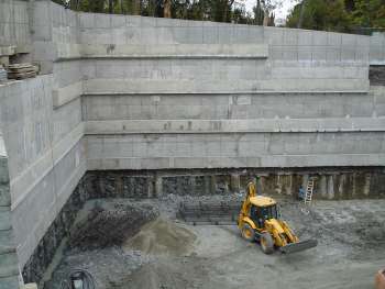 Geotechnical protection of deep excavation at the «Zarya» apartment complex on Kurortniy avenue, 108 in Sochi., Фрагмент котлована, 13.02.2008