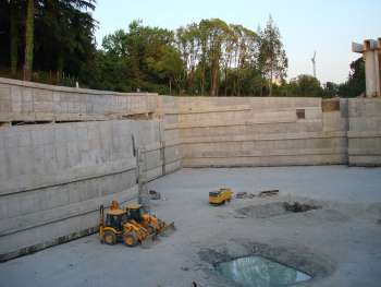 Geotechnical protection of deep excavation at the «Zarya» apartment complex on Kurortniy avenue, 108 in Sochi., Выполнение подготовки под фундаментную плиту здания, 05.06.2008