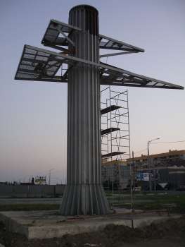 Advertising stele 35 m high in Krasnodar, Смонтированная нижняя секция рекламной стелы с выполенным усилением, 26.07.2006