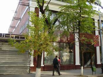 Магазин «MANGO» на ул. Красной,72 в г.Краснодаре, Фасад со стороны ул.Красной, 22.10.2005