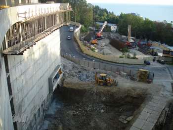 Elite housing estate «IDEAL-HOUSE» at Bytkha Str. in Sochi, Окончание возведения многоуровневой автопарковки, 26.09.2008