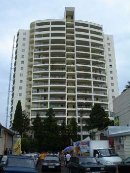 18-storey housing estate at Demokraticheskaya Str. in Adler district of Sochi, Завершенное строительство, 03.08.2007