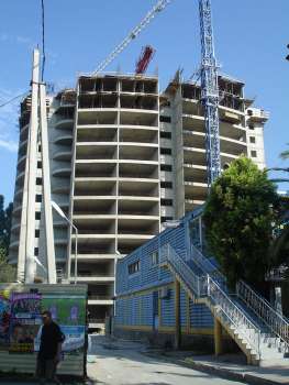 High-rise building at Kirova Str. in Adler district of Sochi, Этап строительства здания, 09.08.2008